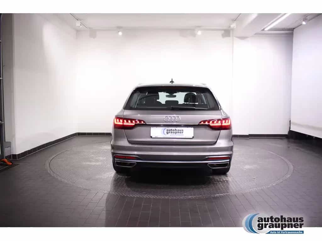 Audi A4 Avant 40 TFSI Advanced PDC SHZ NAVI ACC LED 08/2021-photo-2