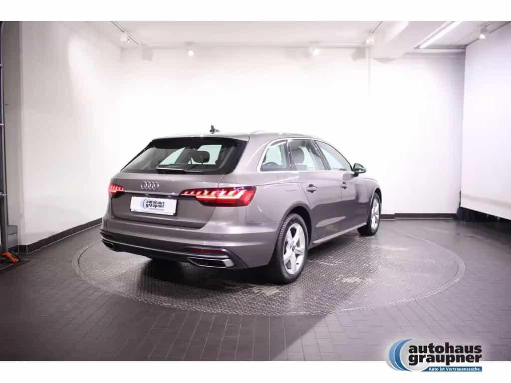 Audi A4 Avant 40 TFSI Advanced PDC SHZ NAVI ACC LED 08/2021-photo-3