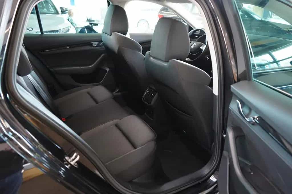 Skoda Octavia Combi Ambition XENON / NAVI / PDC 03/2023-photo-6