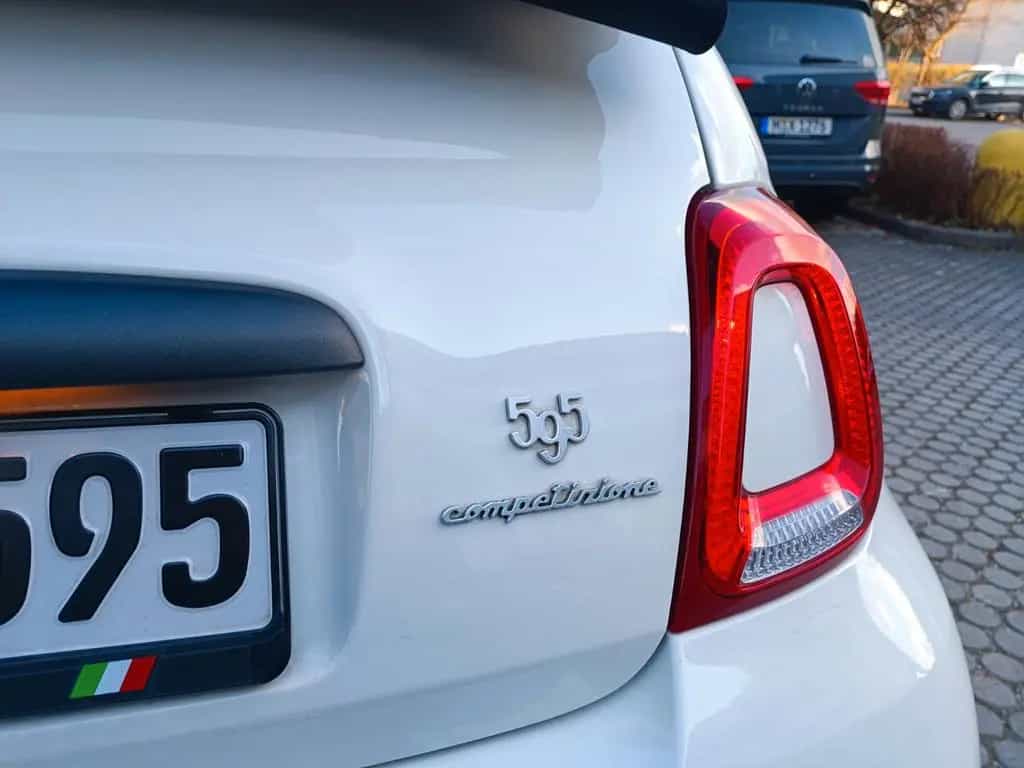 Abarth 595 Competizione *Service Neu * Navigation Beats 12/2016-photo-11