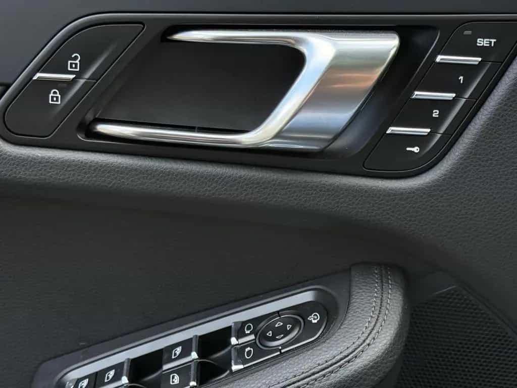 Porsche Macan Basis PANORAMA-DACH*KAMERA 360*PASM* 07/2020-photo-12