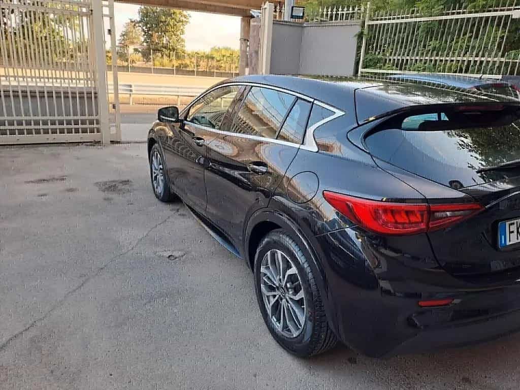 Infiniti Q30 1.5 diesel Premium 07/2017-photo-2
