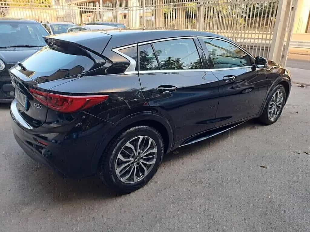 Infiniti Q30 1.5 diesel Premium 07/2017-photo-3