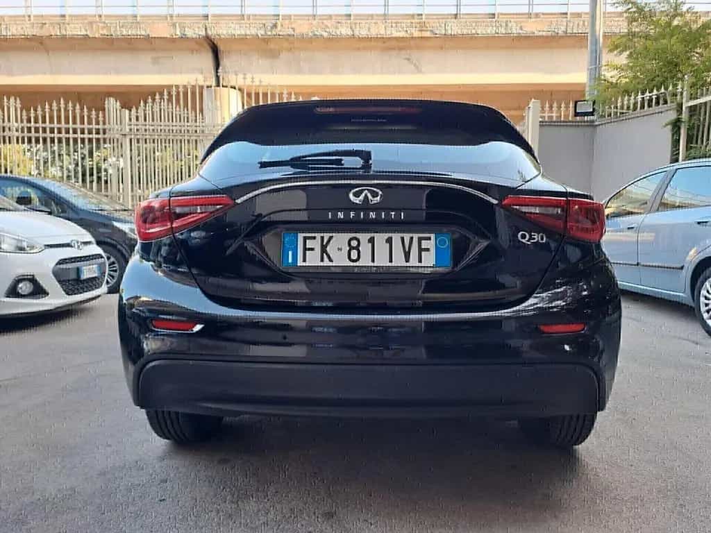 Infiniti Q30 1.5 diesel Premium 07/2017-photo-6