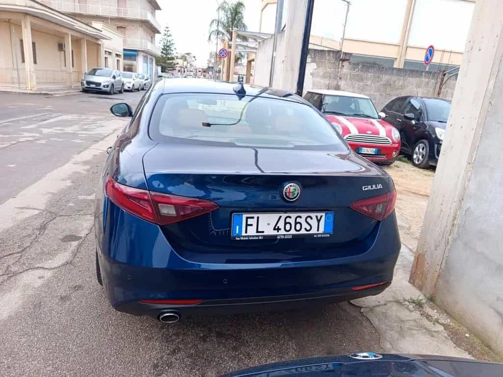 Alfa Romeo Giulia 2.2 Turbodiesel 150 CV Super 10/2017-photo-3