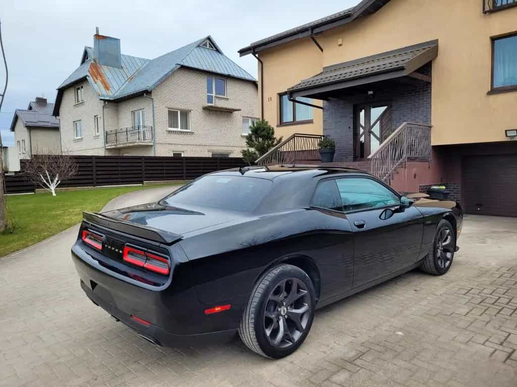 Dodge Challenger 11/2019-photo-3