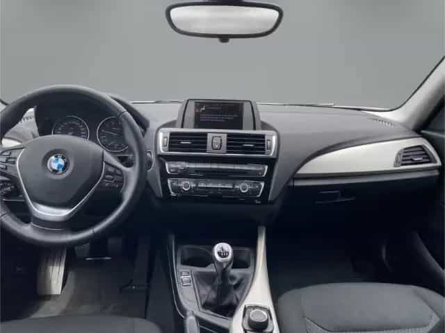 BMW 1 Series i Advantage 136PS 6MT +SHZ+PDC+FSE 09/2016-photo-10
