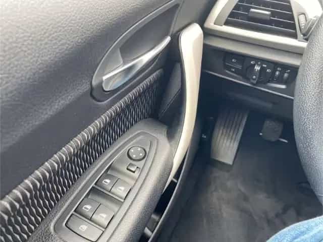 BMW 1 Series i Advantage 136PS 6MT +SHZ+PDC+FSE 09/2016-photo-14