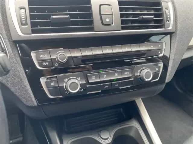 BMW 1 Series i Advantage 136PS 6MT +SHZ+PDC+FSE 09/2016-photo-19