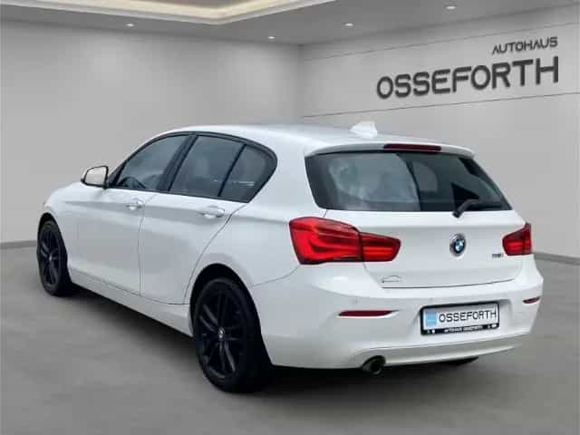 BMW 1 Series i Advantage 136PS 6MT +SHZ+PDC+FSE 09/2016-photo-3