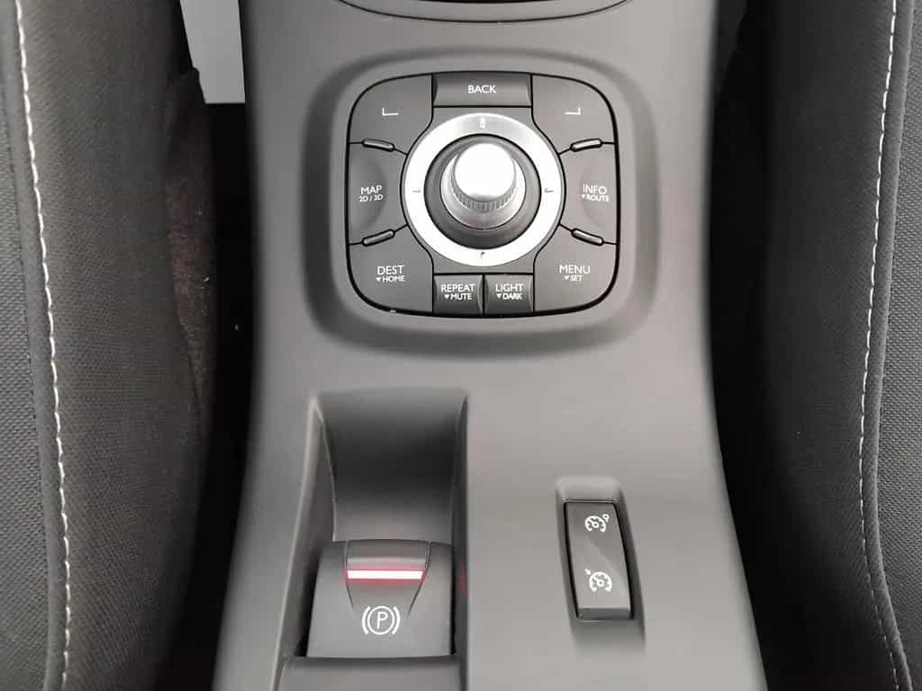 Renault Megane III Lim. + NAVI + SHZ + PDC + TÜV + 11/2013-photo-9