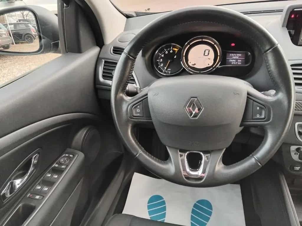Renault Megane III Lim. + NAVI + SHZ + PDC + TÜV + 11/2013-photo-6