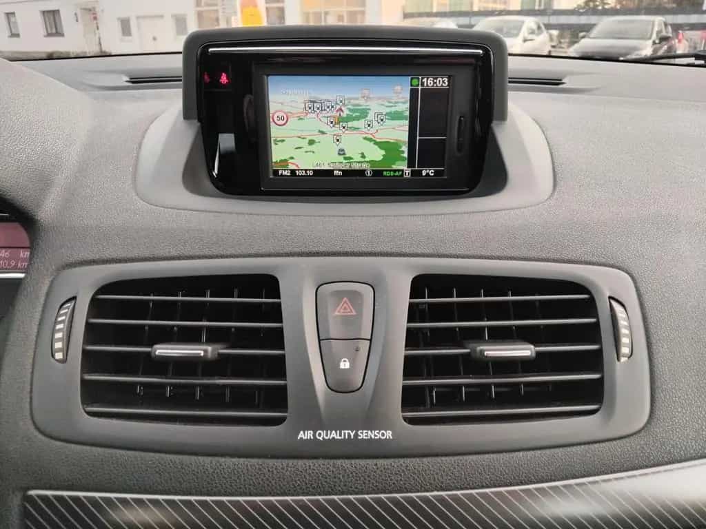 Renault Megane III Lim. + NAVI + SHZ + PDC + TÜV + 11/2013-photo-7