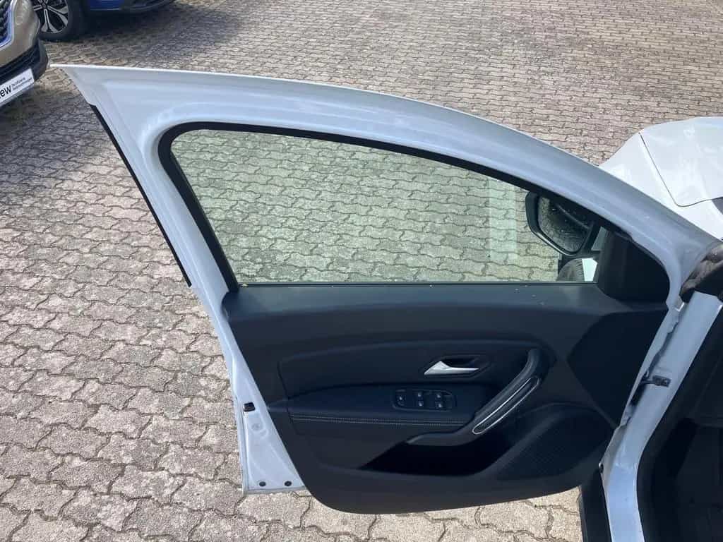 Dacia Duster 150PS Klimaautomatik Kamera Automatik 08/2022-photo-18