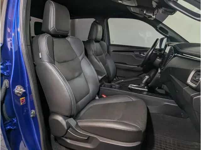 Isuzu D-Max Double Cab 4WD V-CROSS // Vollausstattung/ 09/2021-photo-12
