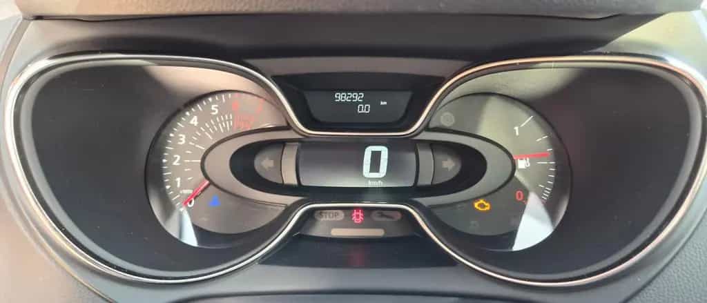 Renault Captur Intens AHK 17" Alu Benzin Klima Navi USB 08/2019-photo-5