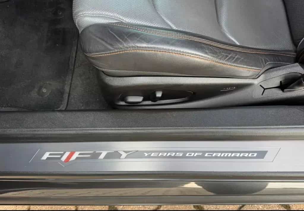 Chevrolet Camaro V6 3,6 50th Anniversary Edition 06/2017-photo-28