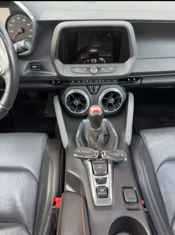 Chevrolet Camaro V6 3,6 50th Anniversary Edition 06/2017-photo-29