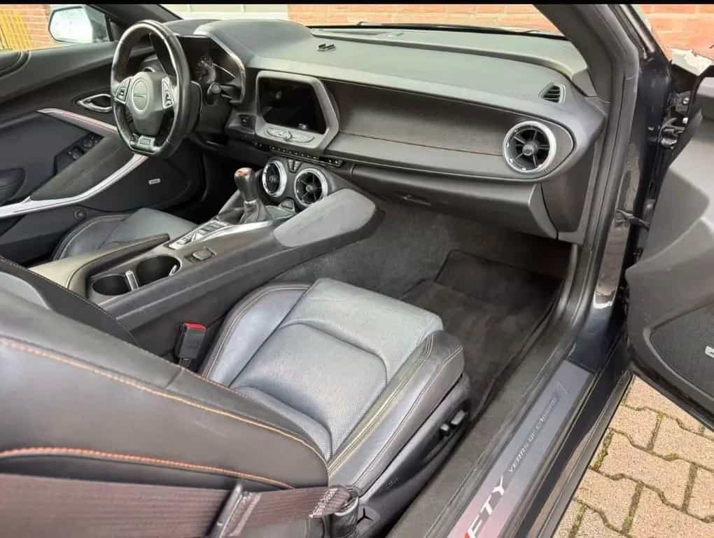 Chevrolet Camaro V6 3,6 50th Anniversary Edition 06/2017-photo-9