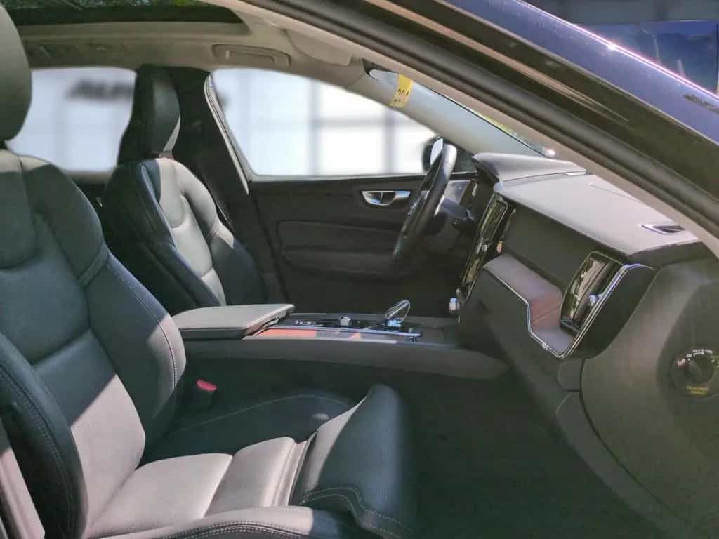 Volvo XC 60 Ultimate Dark AWD 11/2023-photo-17