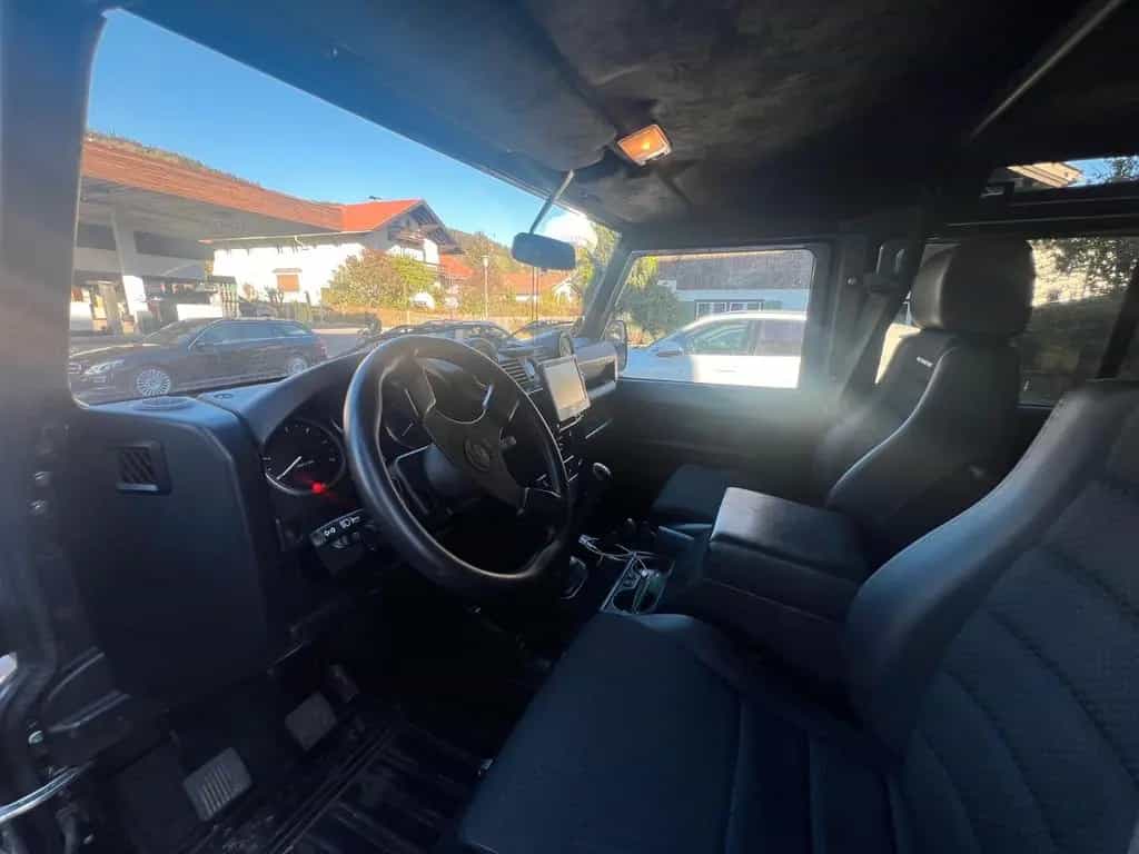 Land Rover Defender 110 TD4 Station Wagon SE SE 02/2015-photo-12
