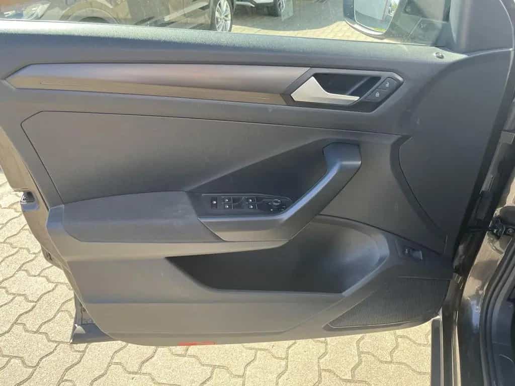 Volkswagen T-Roc 1.5 TSI Style AHK Navi 03/2019-photo-7