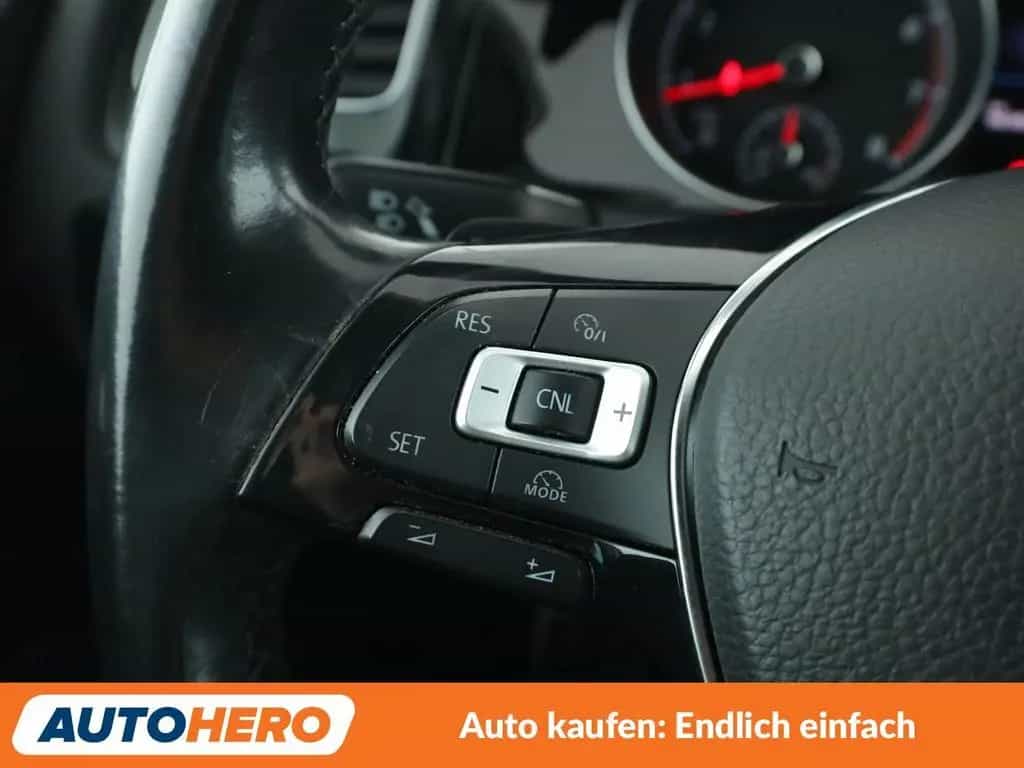 Volkswagen Golf VII 1.4 TSI Allstar BMT Aut. *BI-XENON*PDC* 09/2016-photo-28