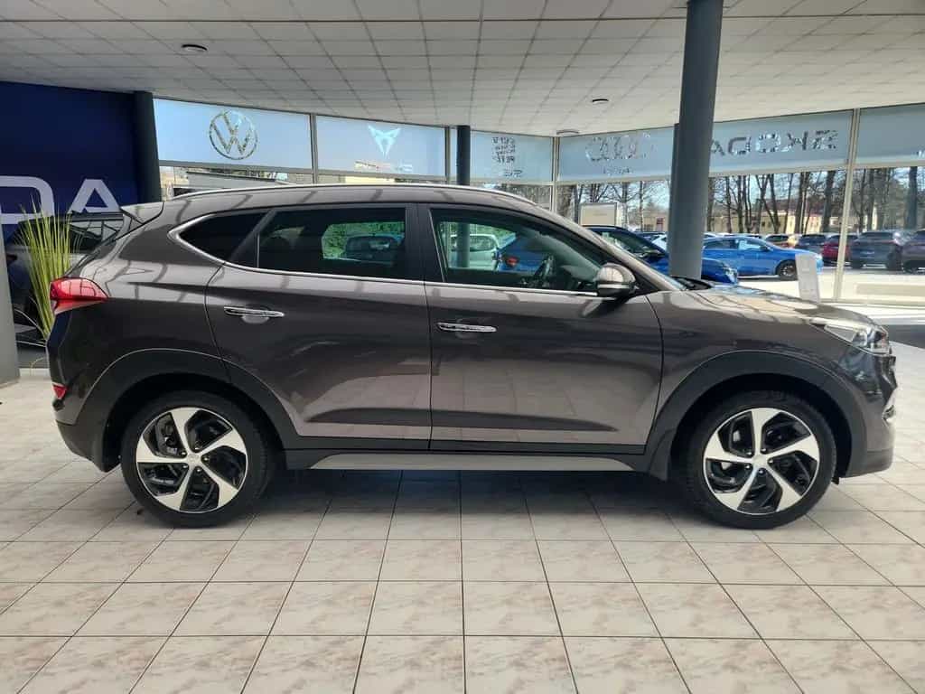Hyundai TUCSON 1.6 T-GDi AHK NAVI PDC RFK SHZ Tempomat 06/2018-photo-4