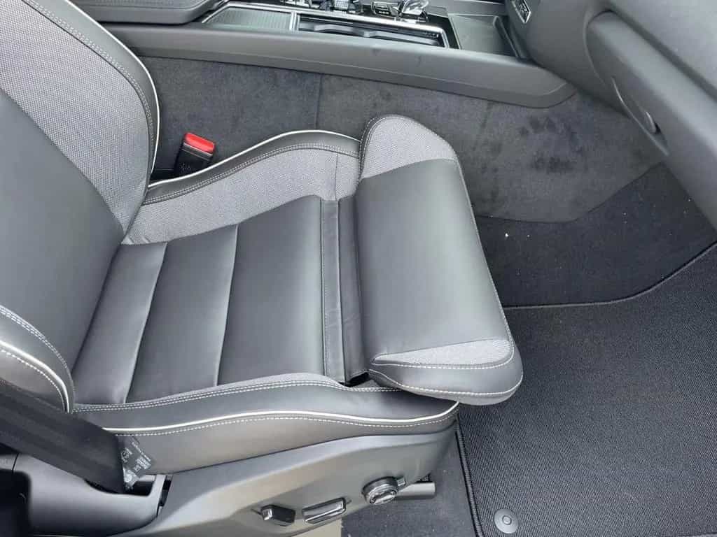 Volvo XC60 B5 AWD Plus Black Edition 360° NAVI LED 09/2025-photo-12