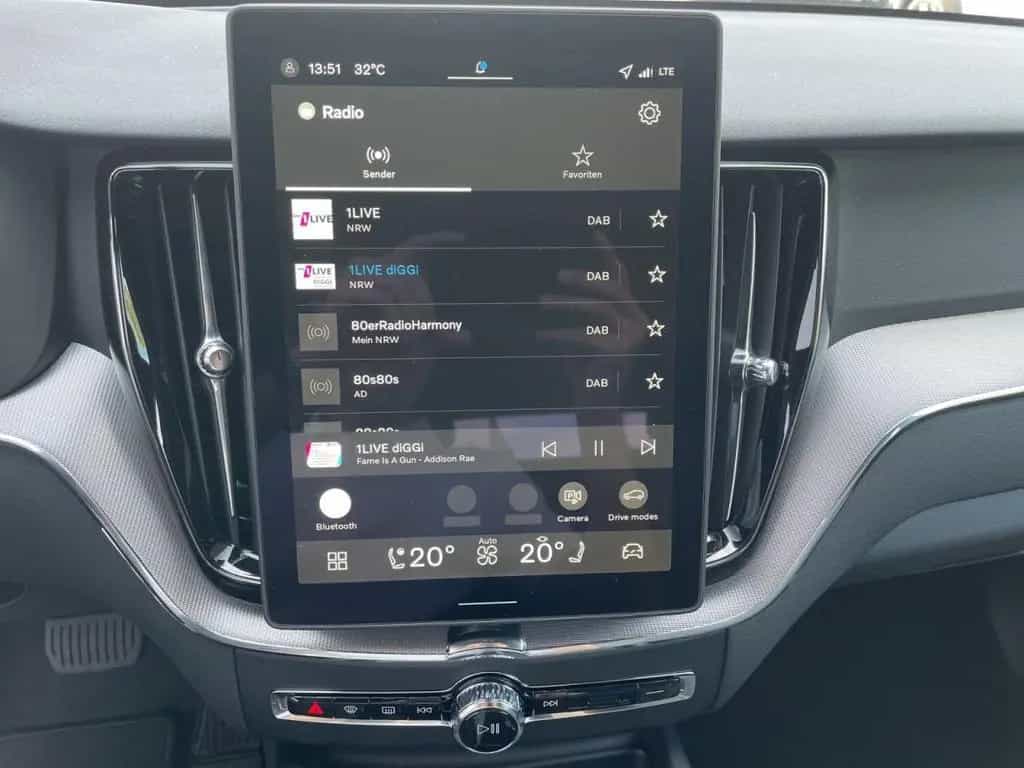 Volvo XC60 B5 AWD Plus Black Edition 360° NAVI LED 09/2025-photo-16