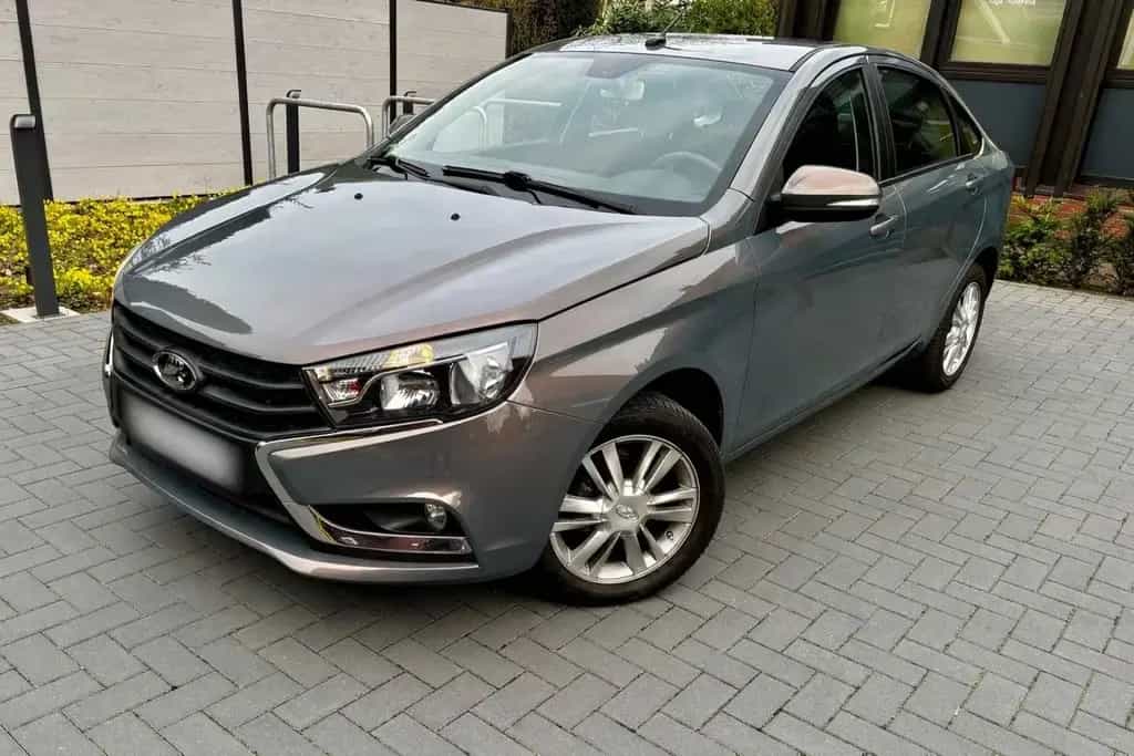 Lada Vesta 1.6L Valve NAV TEMP PDC SH BT USB 01/2018-photo-0