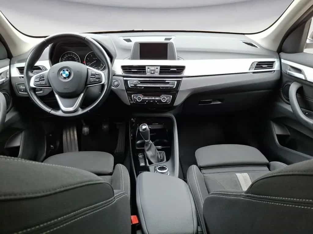 BMW X1 xDrive18d Sport Line Klimaaut. Sportsitze AHK 04/2017-photo-8