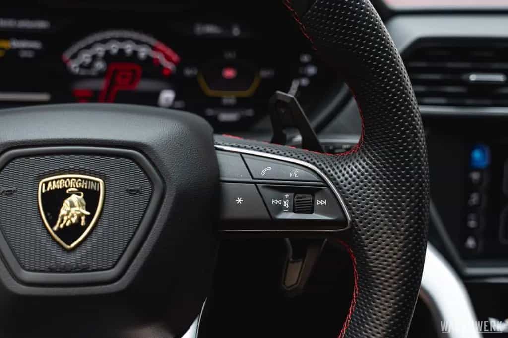 Lamborghini Urus ADAS ERSTBESITZ 22ZOLL B&O Q-CITURA PANORAM 04/2019-photo-15