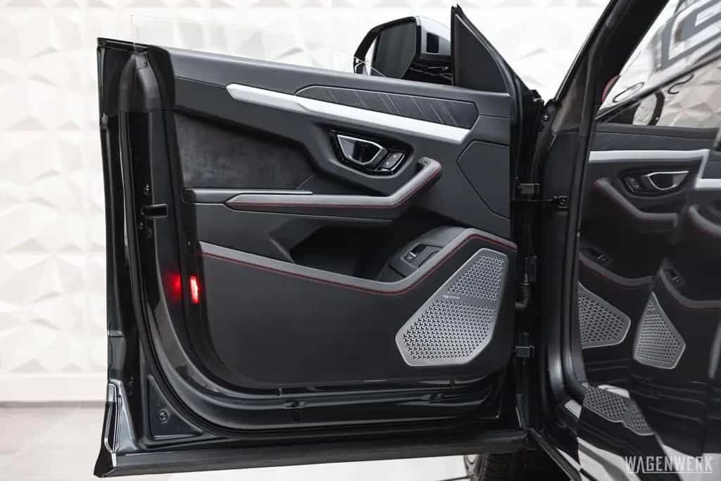 Lamborghini Urus ADAS ERSTBESITZ 22ZOLL B&O Q-CITURA PANORAM 04/2019-photo-20