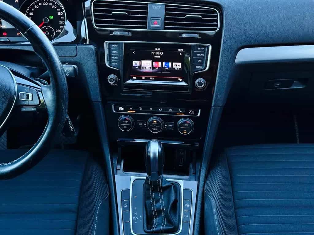 Volkswagen Golf VII #TÜV#SERVICE#ZAHNRIEMEN#SHZ#KAMERA#TOP! 11/2015-photo-16