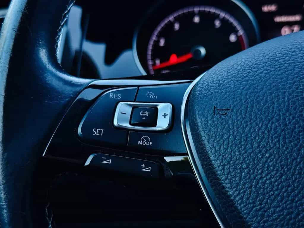Volkswagen Golf VII #TÜV#SERVICE#ZAHNRIEMEN#SHZ#KAMERA#TOP! 11/2015-photo-25