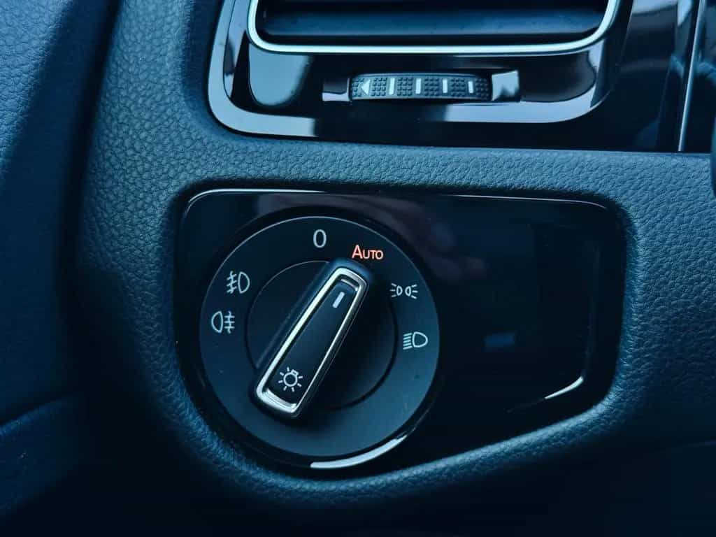 Volkswagen Golf VII #TÜV#SERVICE#ZAHNRIEMEN#SHZ#KAMERA#TOP! 11/2015-photo-27