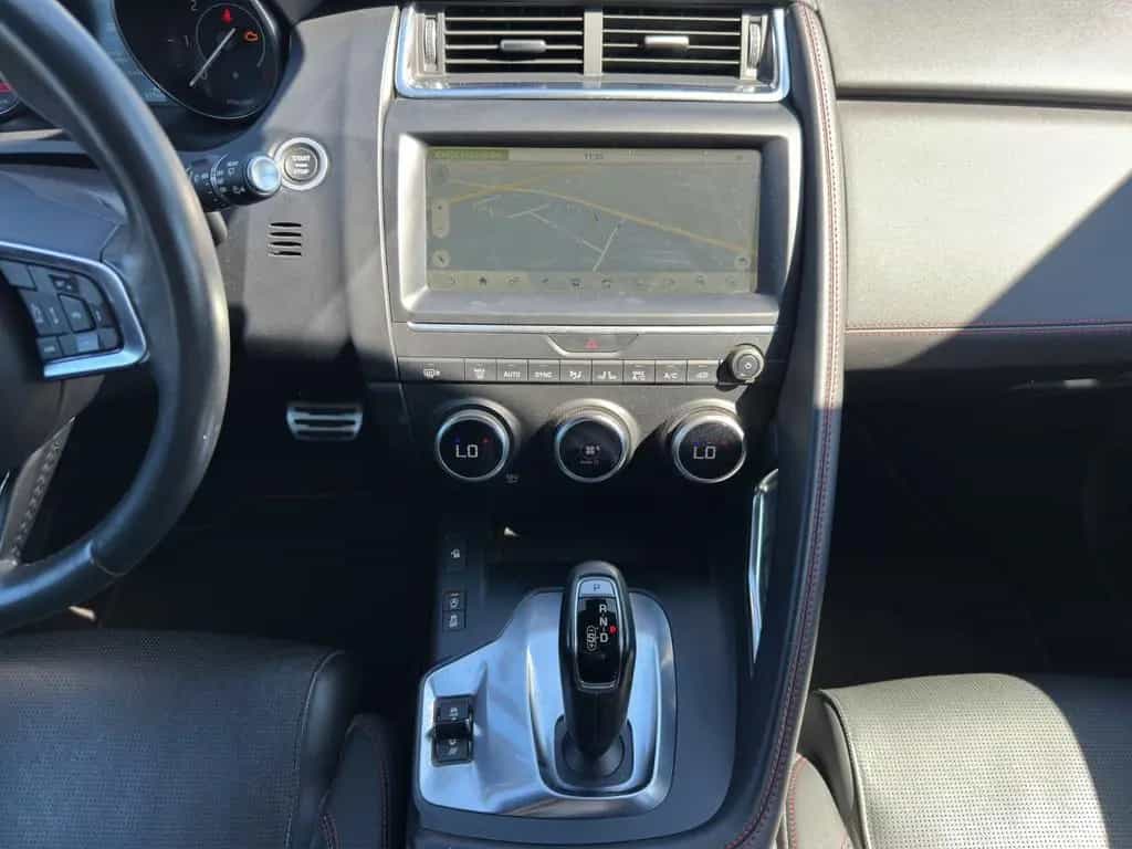 Jaguar E-Pace D180 First Edition AWD| BlackPack|HUD| 02/2018-photo-15