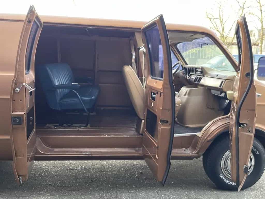 Dodge Ram Van 250 Custom * Survivor im Erstlack * 07/1986-photo-11