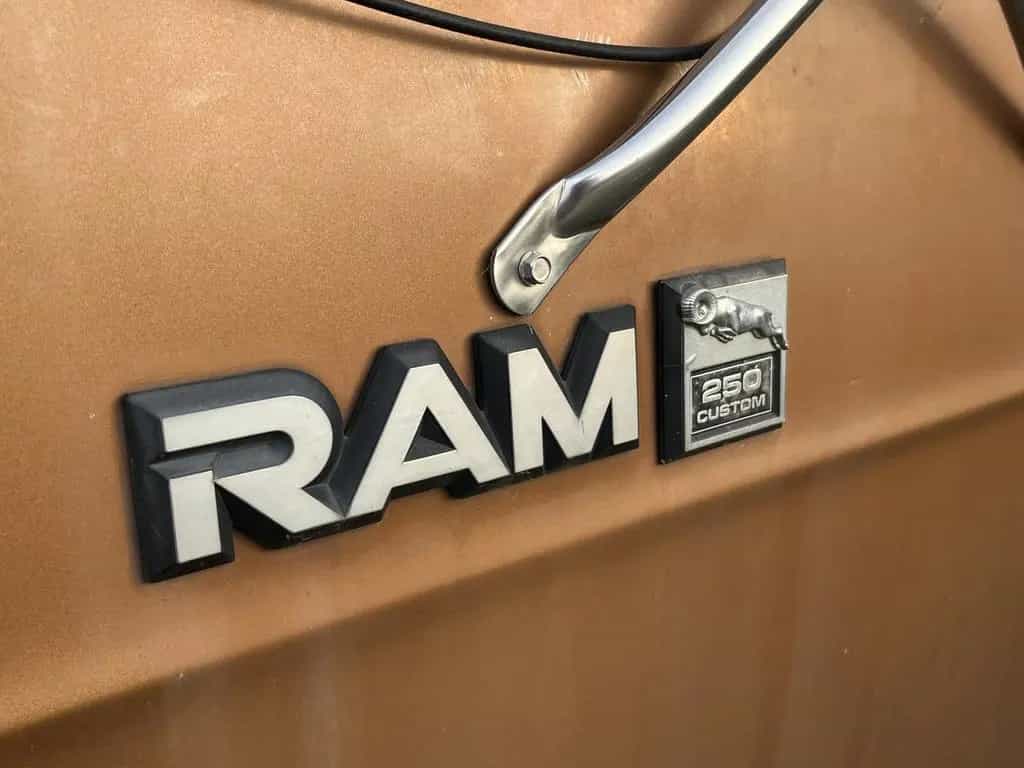 Dodge Ram Van 250 Custom * Survivor im Erstlack * 07/1986-photo-19