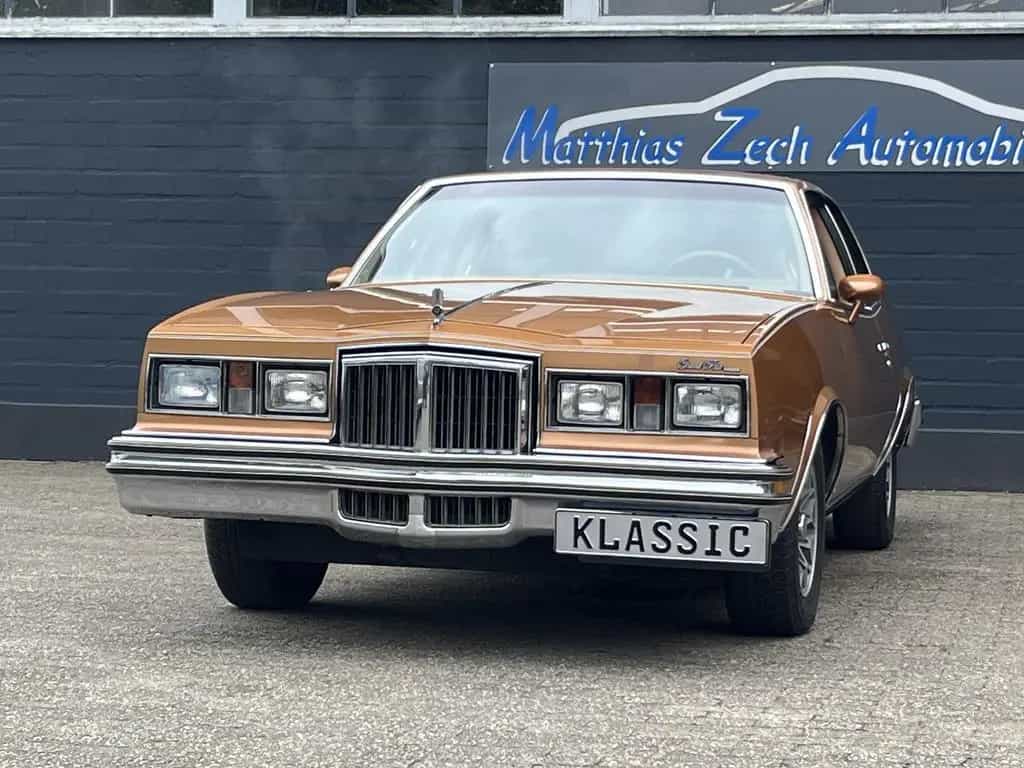 Pontiac Grand Prix 5,0 V 8 * Schweizer Fahrzeug * 03/1978-photo-21