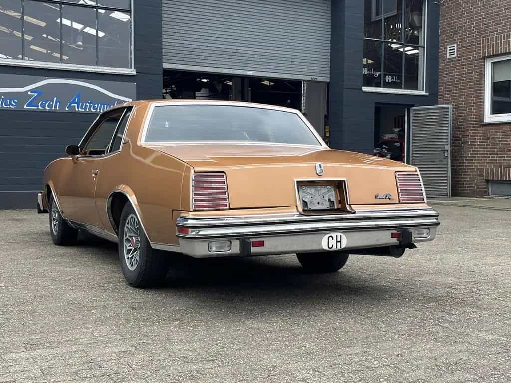 Pontiac Grand Prix 5,0 V 8 * Schweizer Fahrzeug * 03/1978-photo-23