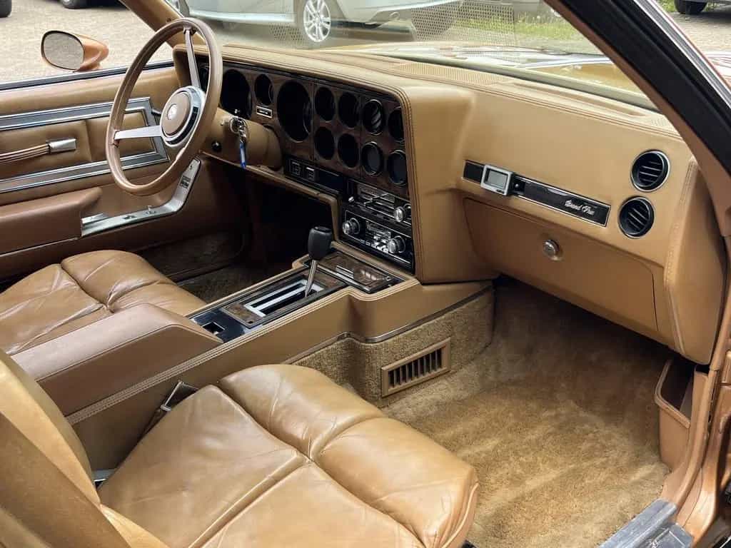 Pontiac Grand Prix 5,0 V 8 * Schweizer Fahrzeug * 03/1978-photo-29
