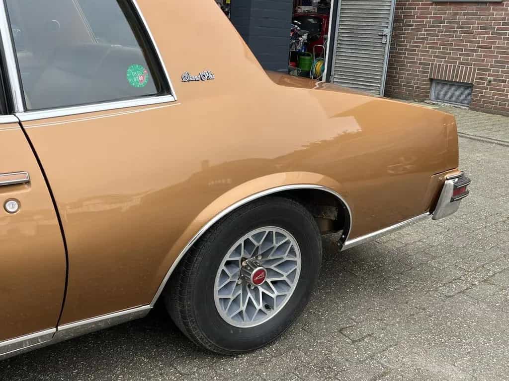 Pontiac Grand Prix 5,0 V 8 * Schweizer Fahrzeug * 03/1978-photo-42