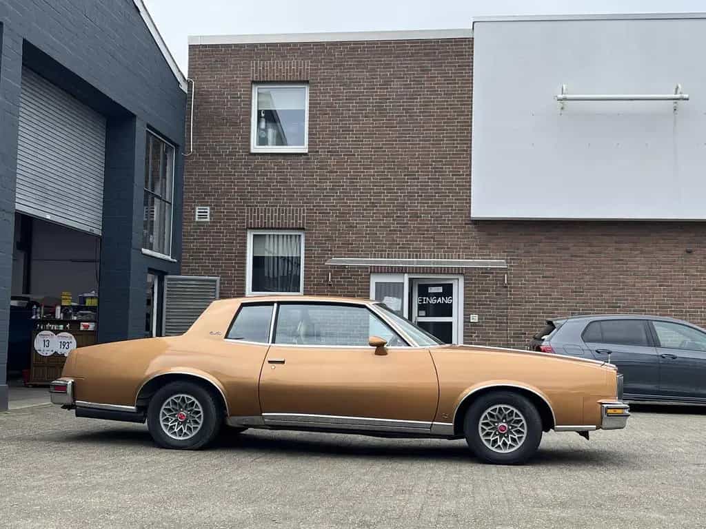 Pontiac Grand Prix 5,0 V 8 * Schweizer Fahrzeug * 03/1978-photo-7