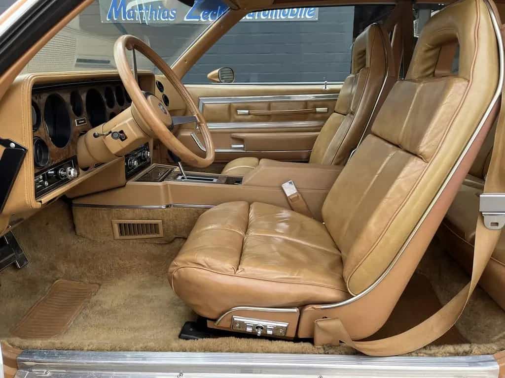 Pontiac Grand Prix 5,0 V 8 * Schweizer Fahrzeug * 03/1978-photo-8