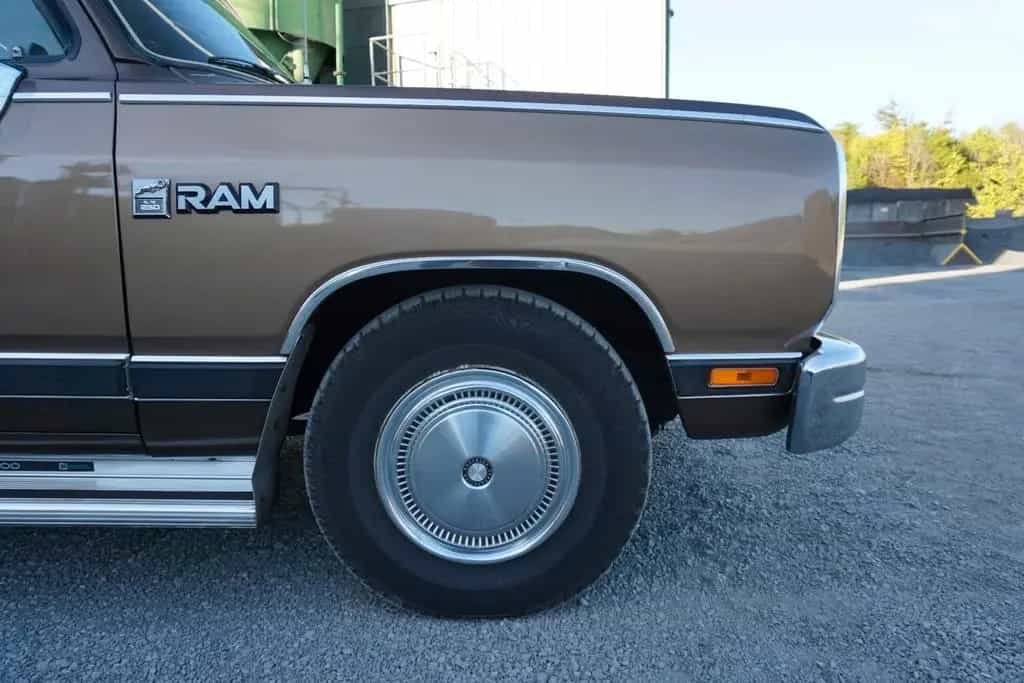 Dodge RAM 2500 Original erst 34150MLS - Survivor - V8 04/1988-photo-33