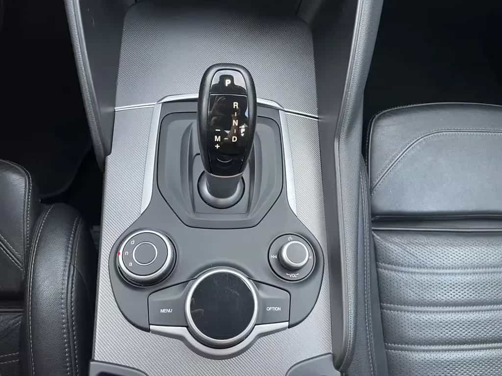Alfa Romeo Giulia Veloce Q4  Vollausstattung  Alu"19 09/2017-photo-28