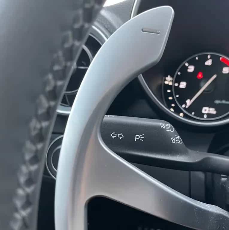 Alfa Romeo Giulia Veloce Q4  Vollausstattung  Alu"19 09/2017-photo-29