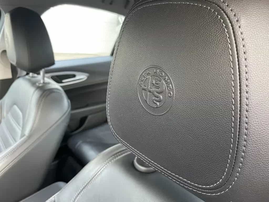 Alfa Romeo Giulia Veloce Q4  Vollausstattung  Alu"19 09/2017-photo-35